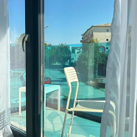 & Studiouri Amalin *